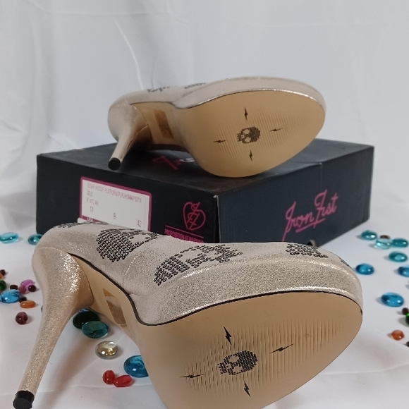 YRU Silver Sequin Women's Platform Heels - Picture 4 of 11